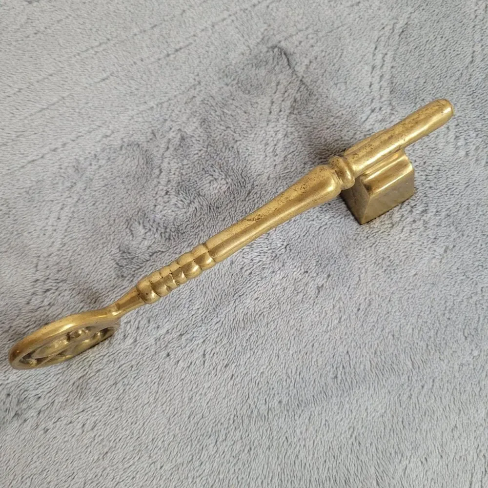 Vintage Solid Brass Skeleton Key Candle Snuffer Fleur-De-Lis Bow Design 7